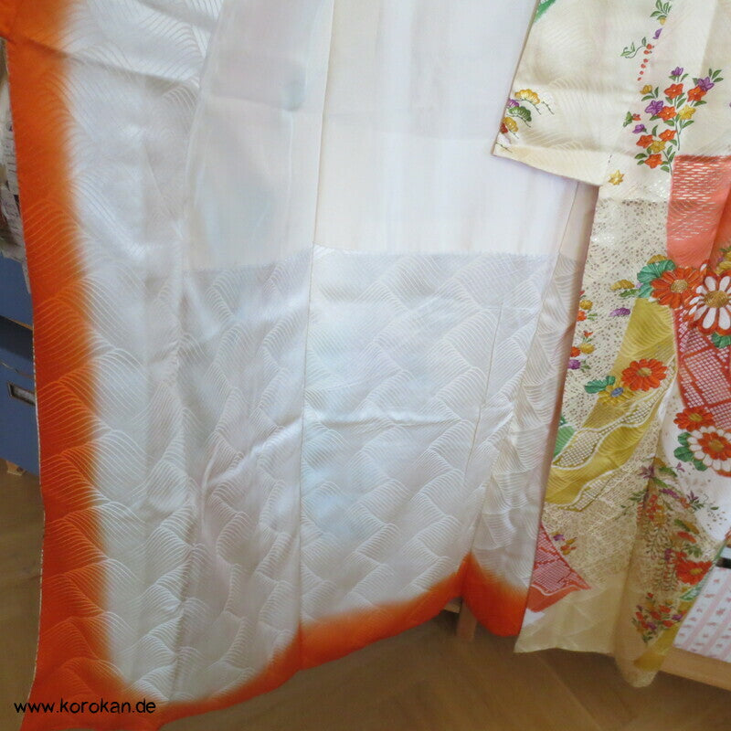 Mitzukoshi Furisode Kimono bunte Tanzaku Streifen mit Wisteria, Golddruck und Stickerei