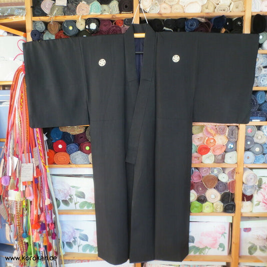 Montsuki, schwarzer Habutai, blaues Baumwollfutter