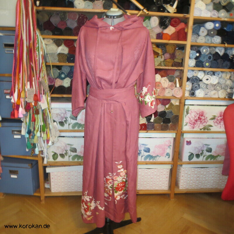 Kapuzen Hauskleid aus Homongi Kimono, Blüten auf azaleerosa