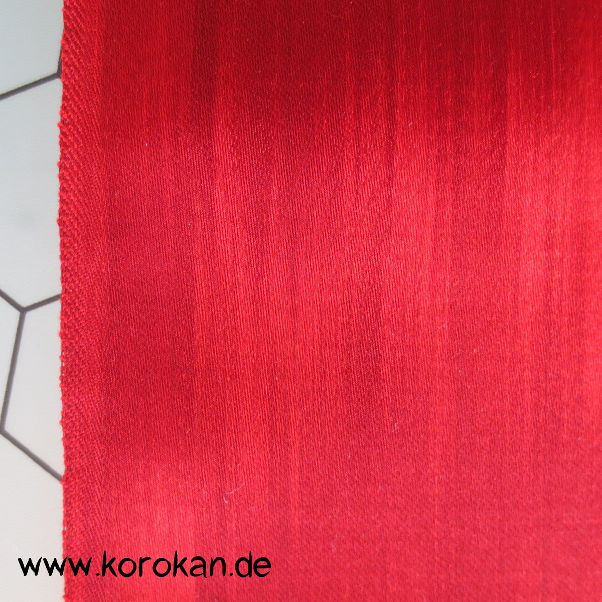 roter Ikat / Kasuri Streifen Satin Kimono Seide
