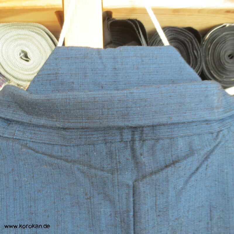 grob gewebtes Ensemble aus Kimono und Haori, blau meliert