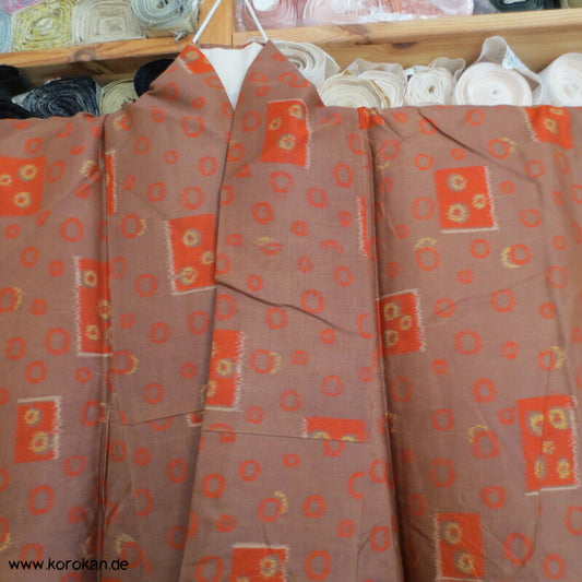 abstraktes Muster auf hellbraun Meisen Seiden Kimono