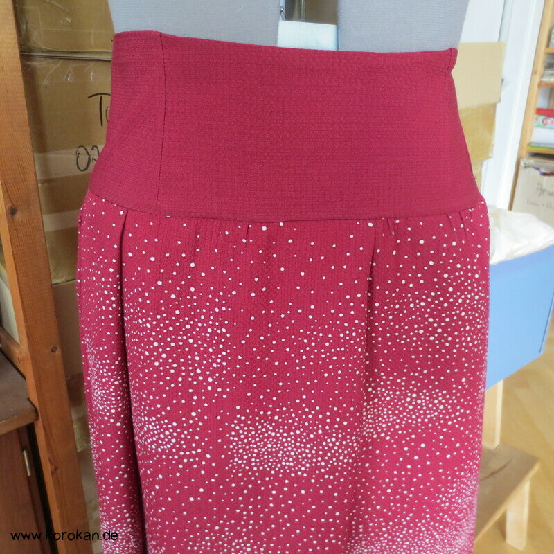 Schneegestöber Upcycling Sattelrock aus Haori Kimono, Bindebänder, Gr. M