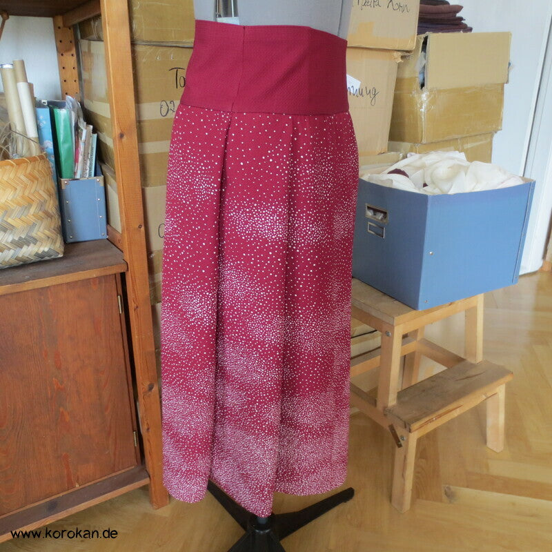 Schneegestöber Upcycling Sattelrock aus Haori Kimono, Bindebänder, Gr. M