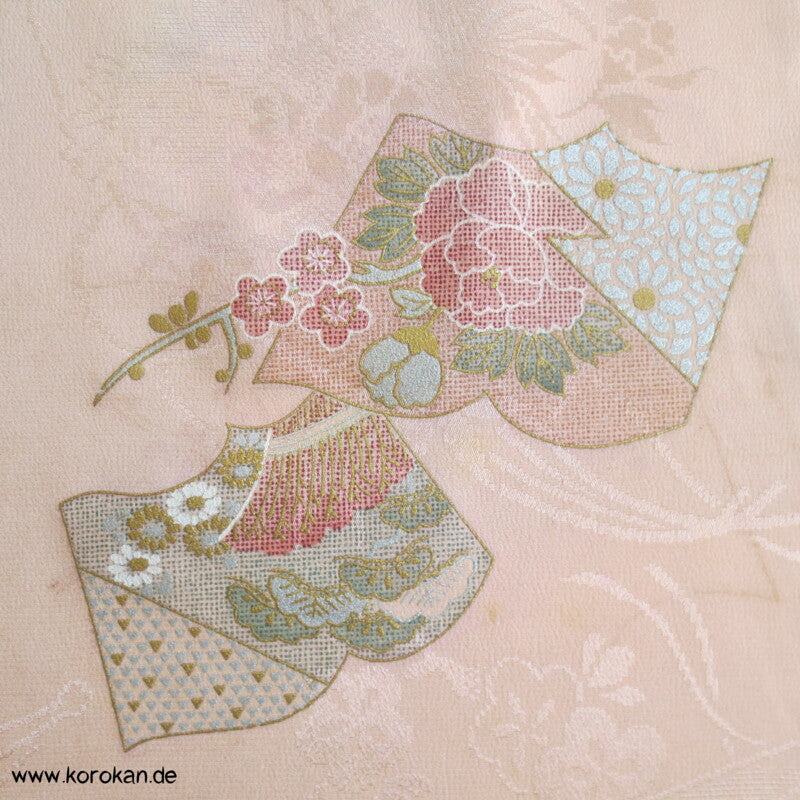 Blütenfächer blush mit Golddruck Kimono Seidendamast