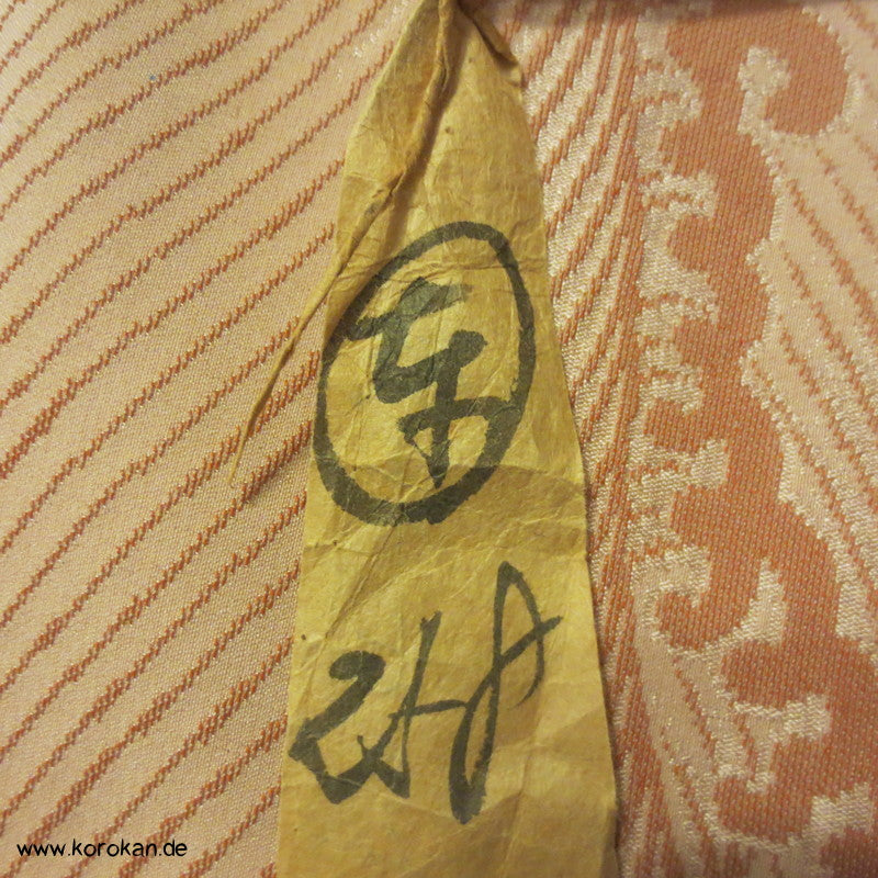 Wellen und Shikishi Omeshi Seiden Jacquard Araihari Kimono