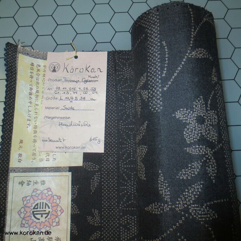 Stoffrolle Tsumugi Kimono Seide Tanmono Egasumi Nebel mit Mustern