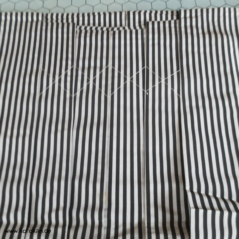 hellgrau schwarz gestreifte Hakama - Umanori Hosen-Typ, originalgeheftet