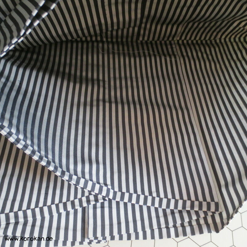 hellgrau schwarz gestreifte Hakama - Umanori Hosen-Typ, originalgeheftet