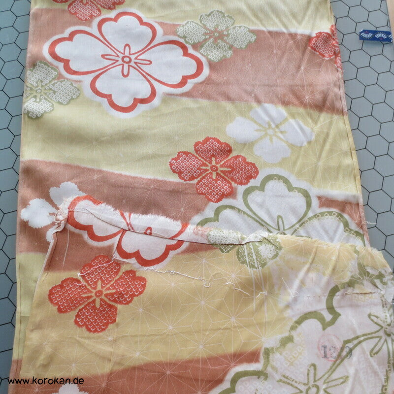 japanischer stilisierte Blüten Viscose Juban Kimono Stoff
