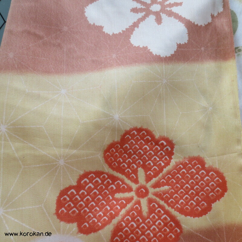 japanischer stilisierte Blüten Viscose Juban Kimono Stoff