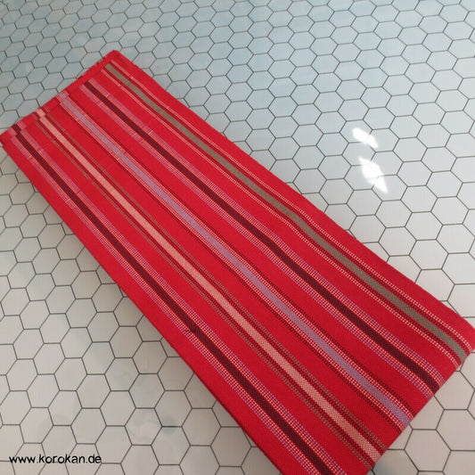 rot gestreifter Hanhaba Obi, unterschiedliche Seiten