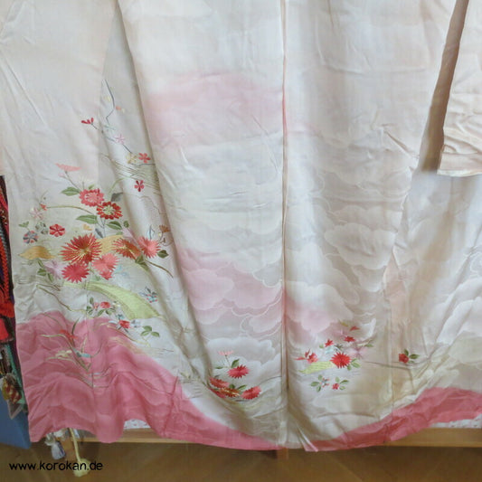 Wolkendamast Furisode, viel Stickerei Seiden Karieba
