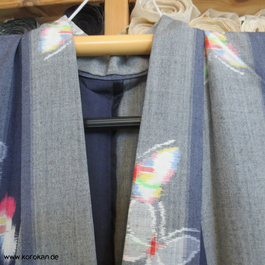 Kasuri Schmetterlinge auf blaugrauen Streifen Woll Hitoe Kimono