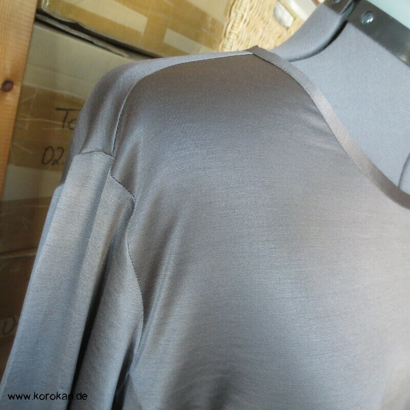 Longshirt aus glänzendem Viscosejersey mit Verlängerung aus Kimonoseidenrest, Gr. XL