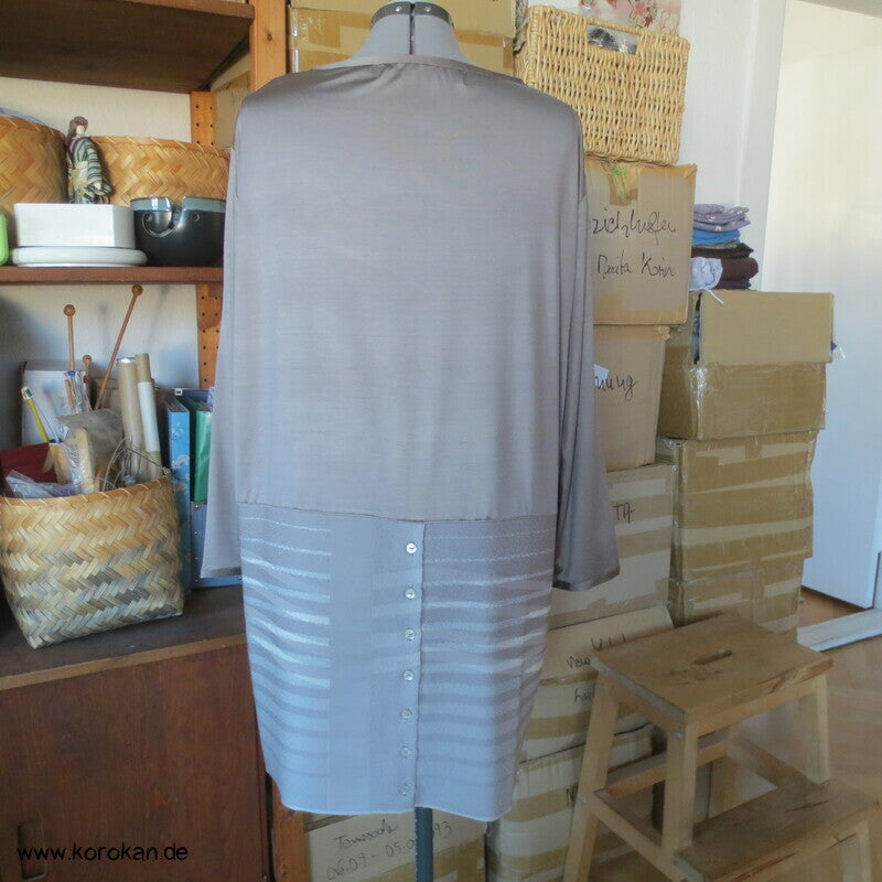 Longshirt aus glänzendem Viscosejersey mit Verlängerung aus Kimonoseidenrest, Gr. XL
