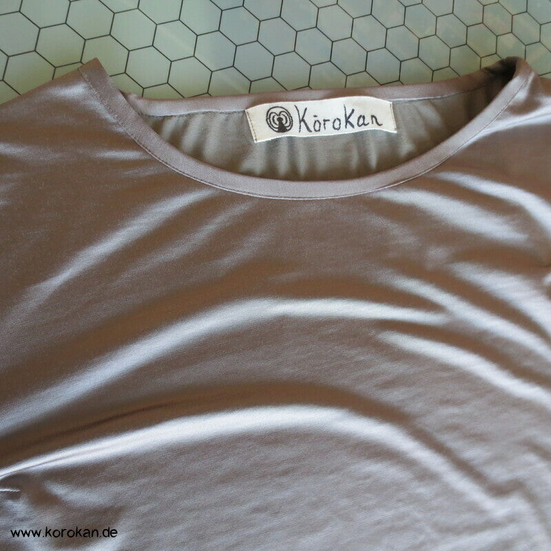 Longshirt aus glänzendem Viscosejersey mit Verlängerung aus Kimonoseidenrest, Gr. XL