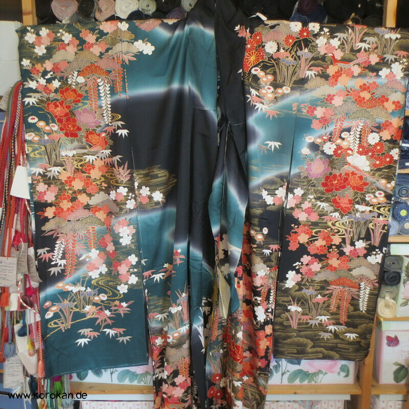 Mandarinenten und Blüten Furisode, Seiden Karieba