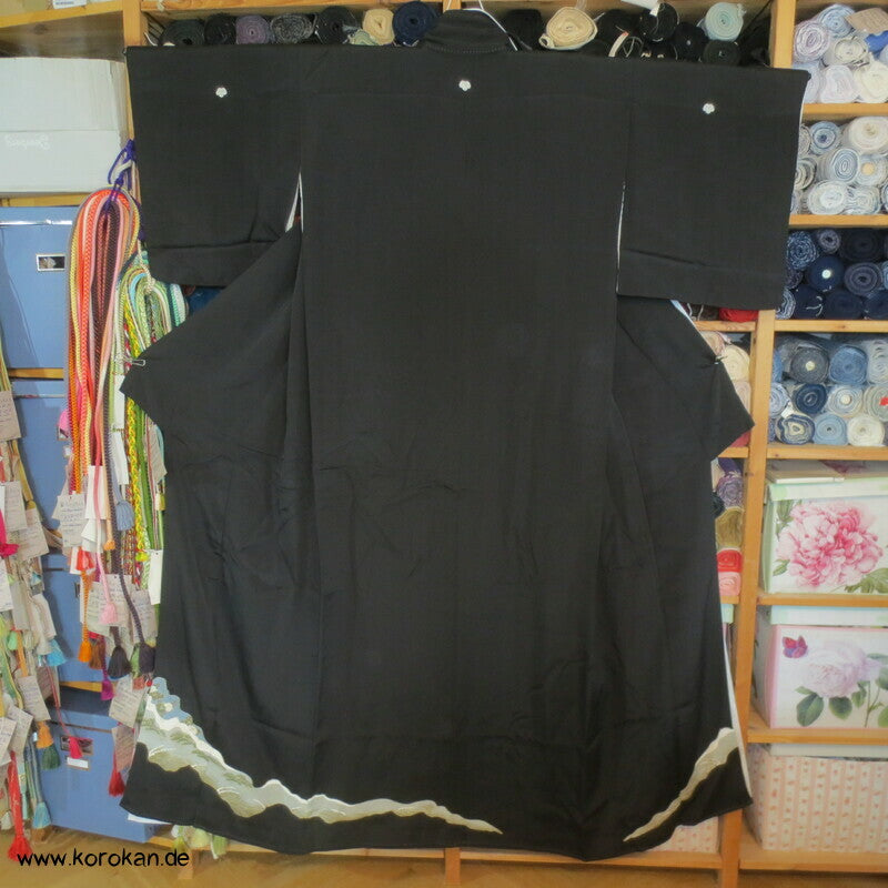 japanischer Tomesode Seidencrepe Kimono mit schmalen Flusslauf