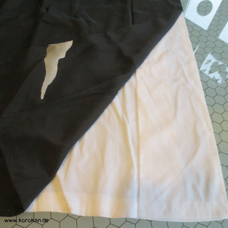 japanischer Tomesode Seidencrepe Kimono mit schmalen Flusslauf