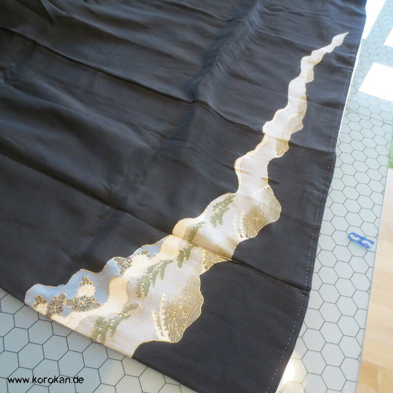 japanischer Tomesode Seidencrepe Kimono mit schmalen Flusslauf