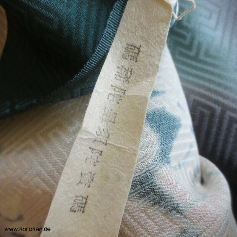Mandarinenten und Blüten Furisode, Seiden Karieba