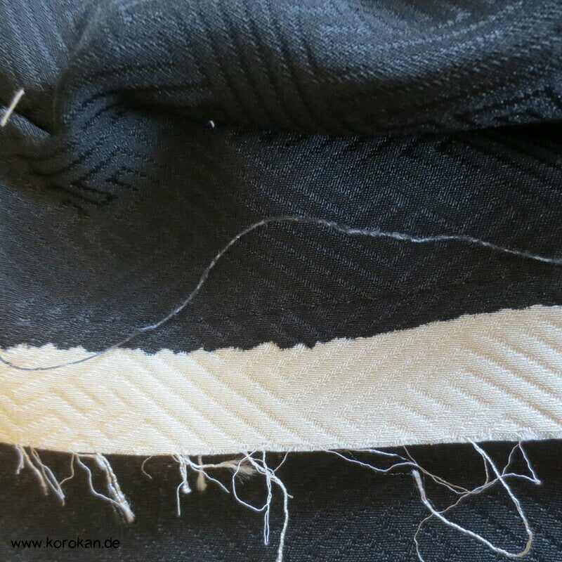 Mandarinenten und Blüten Furisode, Seiden Karieba