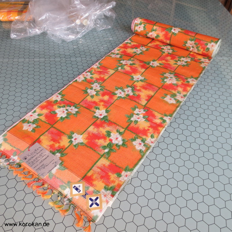 Japan Blumenkaro Kasuri Tsumugi Kimono Seide Stoffrolle