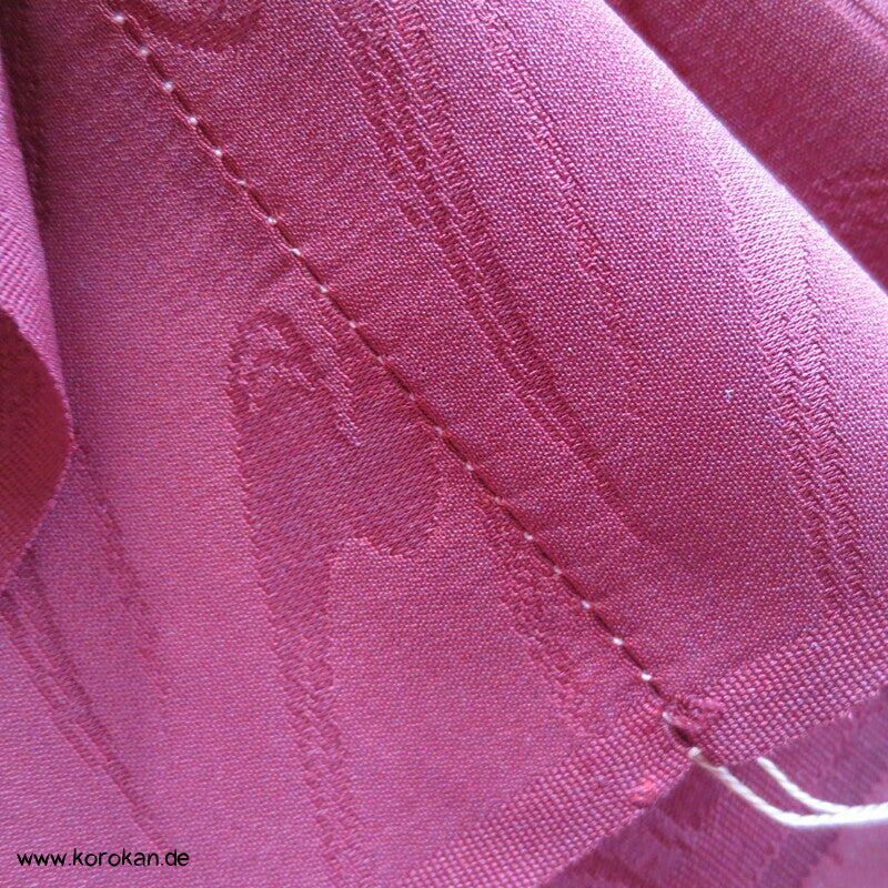weinrote Wellen Rinzu Damast Seide Araihari Kimono