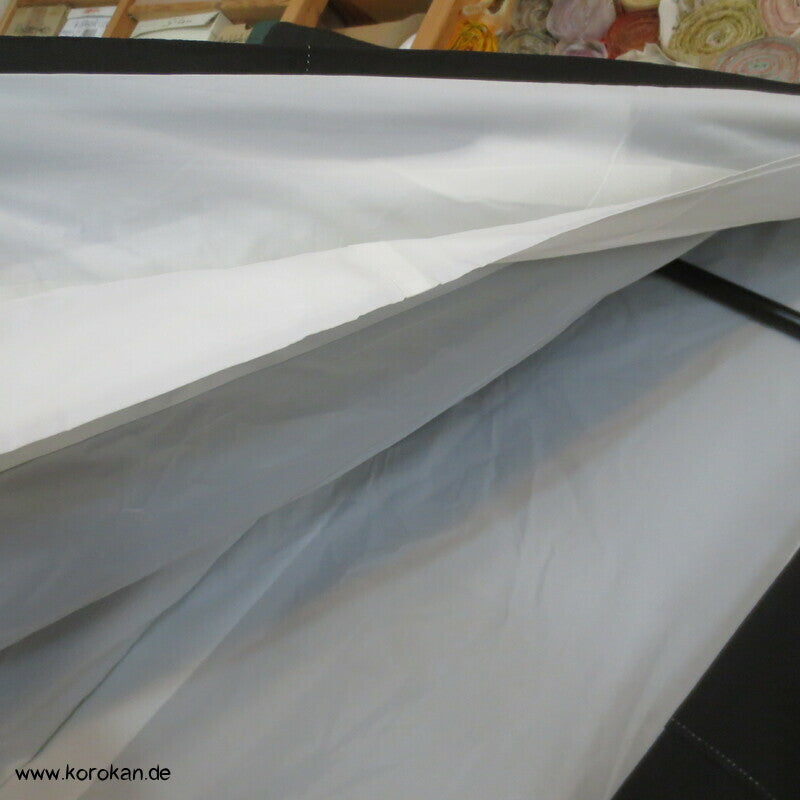 grüner Teich mit Stickerei Blumen und Bambus Tomesode