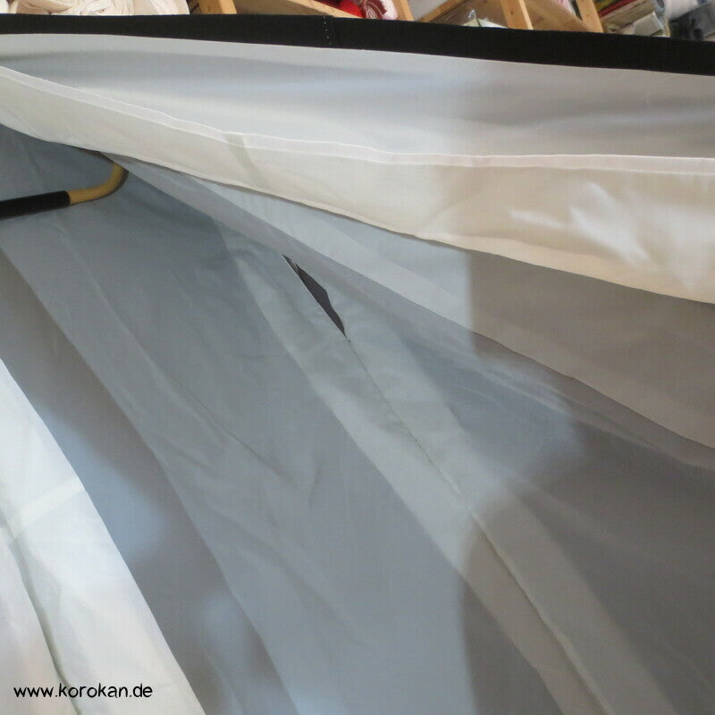 grüner Teich mit Stickerei Blumen und Bambus Tomesode