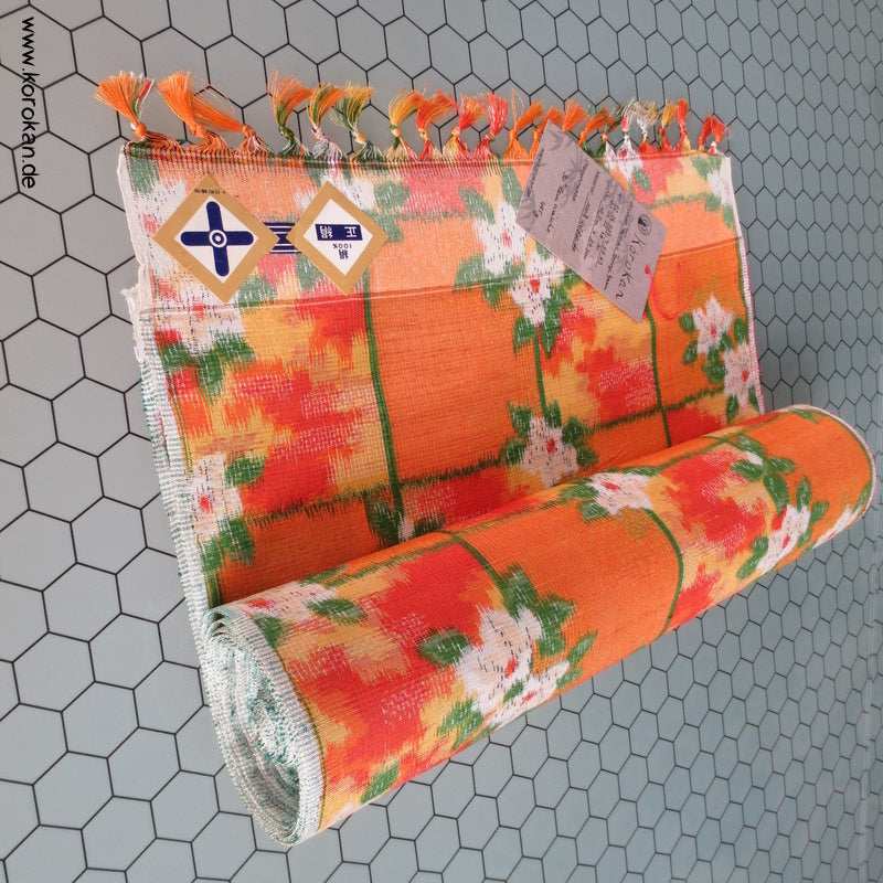 Japan Blumenkaro Kasuri Tsumugi Kimono Seide Stoffrolle