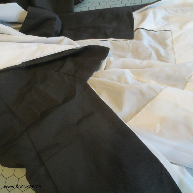 grüner Teich mit Stickerei Blumen und Bambus Tomesode