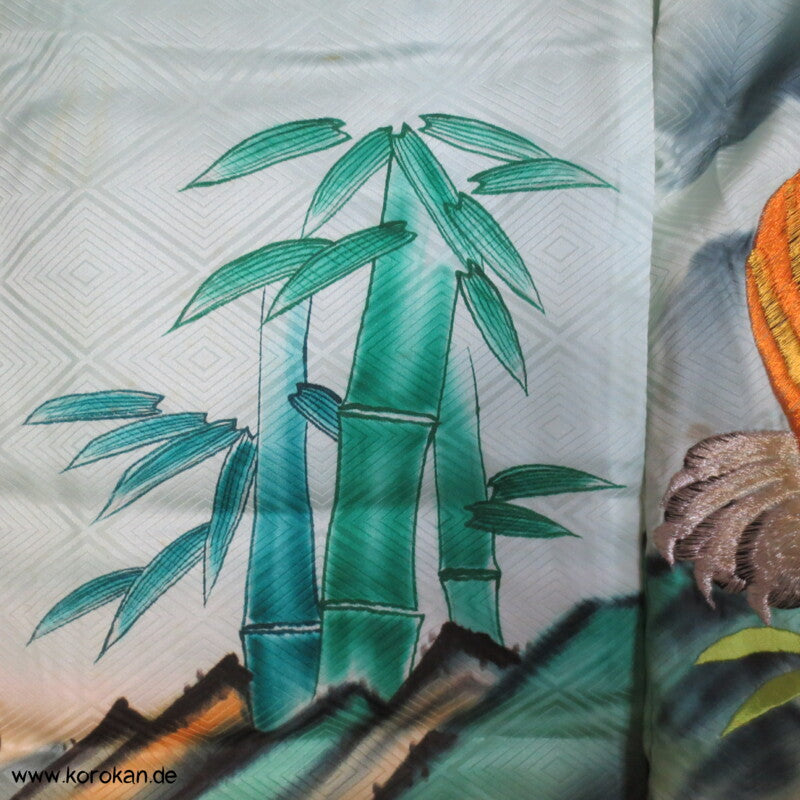 Furisode - Taufkimono für Jungen, gestickter Tiger auf Diamantrauten Seidendamast