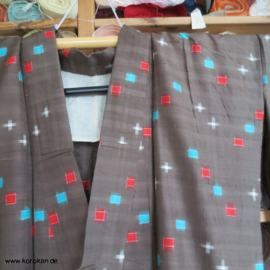 blassbraun mit roten und türkisen Rechtecken Kasuri Meisen Hitoe Kimono