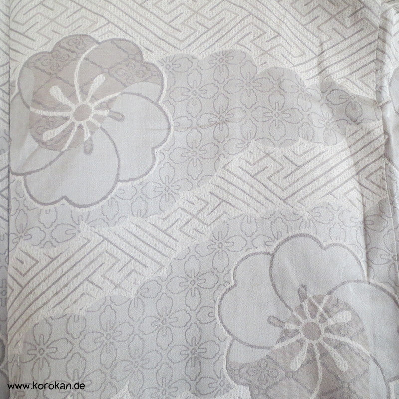 grauer Ume Jacquard/ Satin Kragen, sehr große Dochugi Jacke