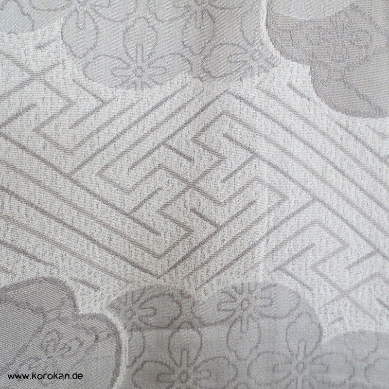 grauer Ume Jacquard/ Satin Kragen, sehr große Dochugi Jacke