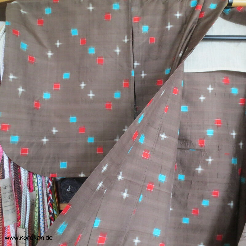 blassbraun mit roten und türkisen Rechtecken Kasuri Meisen Hitoe Kimono