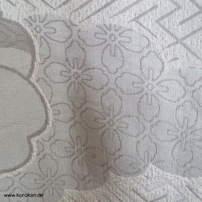 grauer Ume Jacquard/ Satin Kragen, sehr große Dochugi Jacke