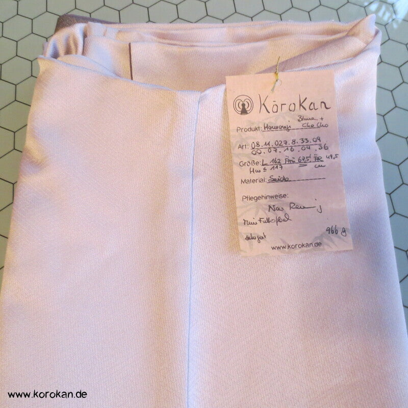 Homongi Kimono mit Blumen und Schmetterlingen, viel Goldauflage