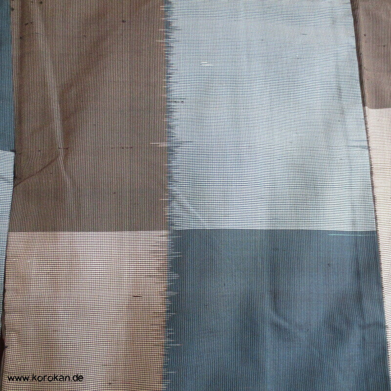Ichimatsu Karo Kasuri Tsumugi Seiden Kimono, Japan