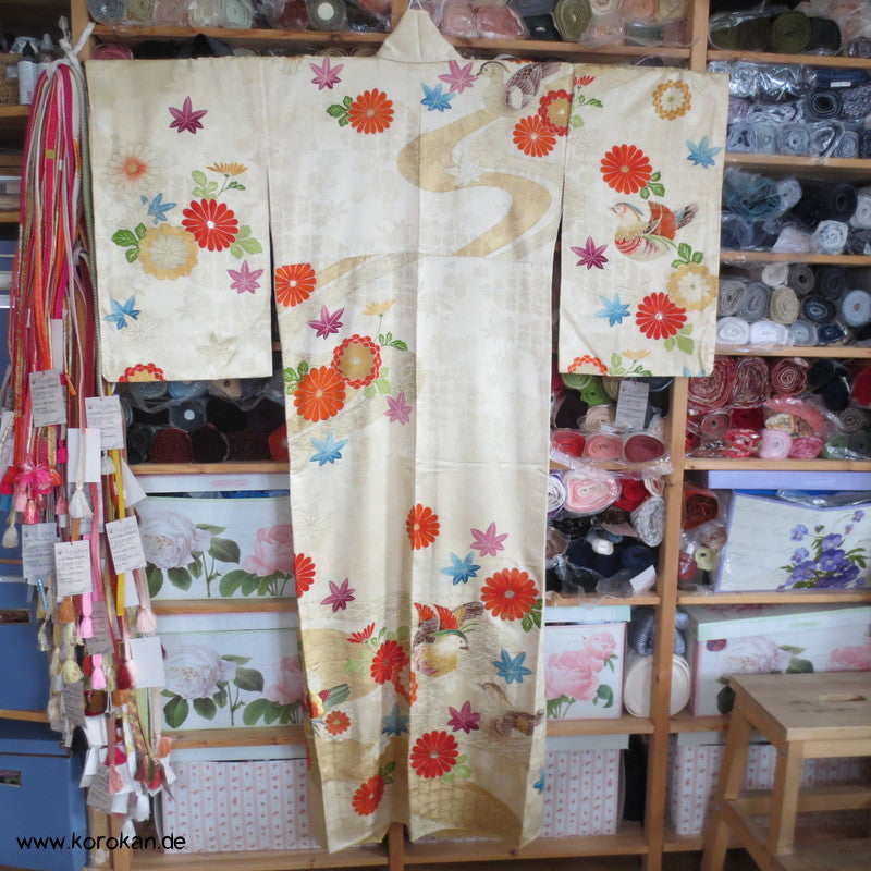 Mandarinenten, teilweise bestickter Seidendamast Homongi Kimono