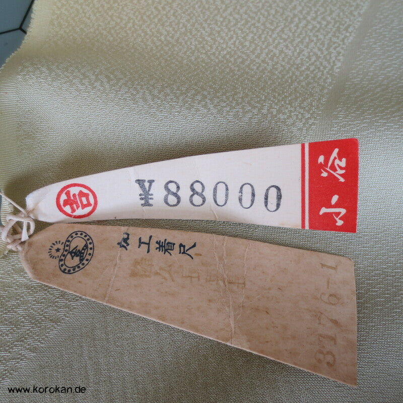 Kiribame Steinplattenmuster Rinzu Damast Kimono Seide