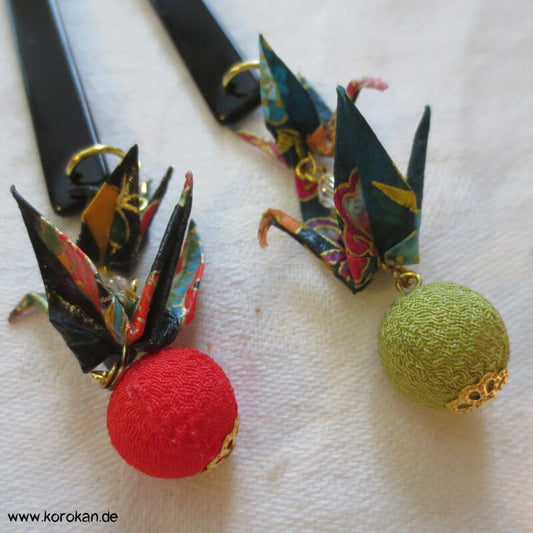 japanischer Haarstab mit hängenden Origami Kranichen