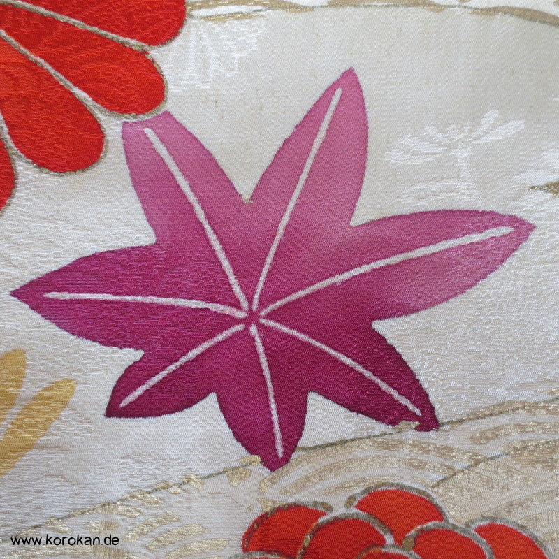 Mandarinenten, teilweise bestickter Seidendamast Homongi Kimono