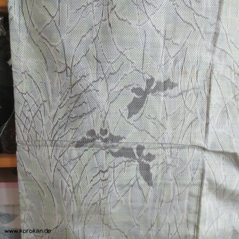 Tsumugi Seide Kasuri Schmetterlinge in blaugraugrün