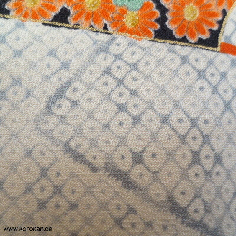 Fächer mit Gold Komon Seidencrepesatin Kimono