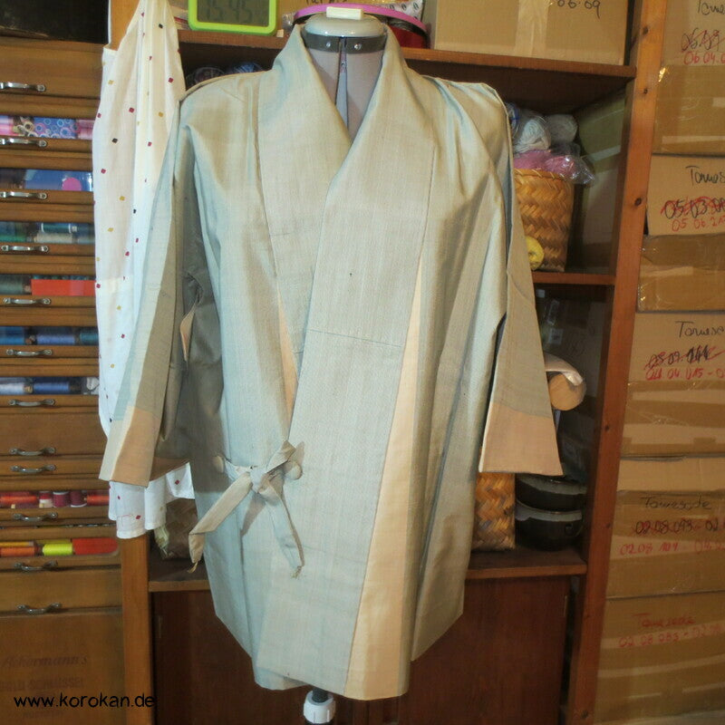 Dochugi Kimono Jacke Tsumugi Seide breite Streifen hellblau natur