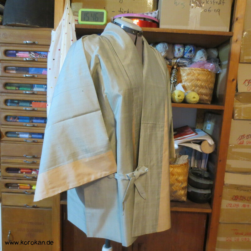 Dochugi Kimono Jacke Tsumugi Seide breite Streifen hellblau natur