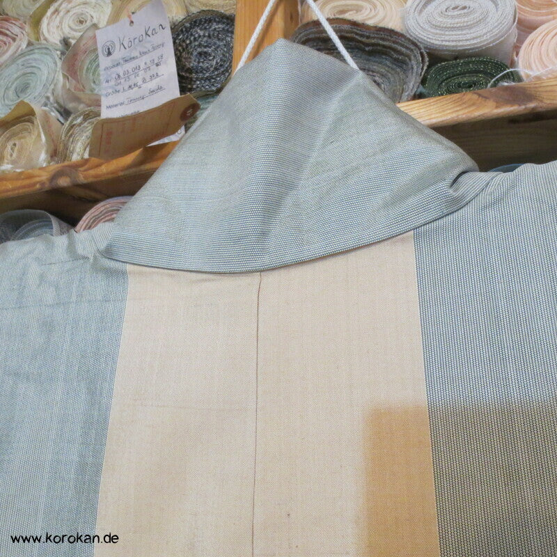 Dochugi Kimono Jacke Tsumugi Seide breite Streifen hellblau natur